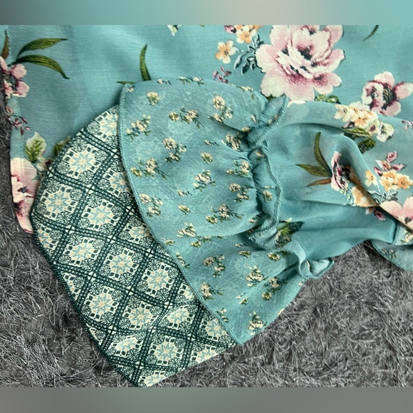 Floral Cold Shoulder Blouse! - Picture 7 of 15